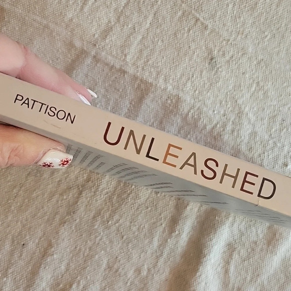 "DOG Training Methods" Unleashed Book (Softcover) - Picture 3 of 5